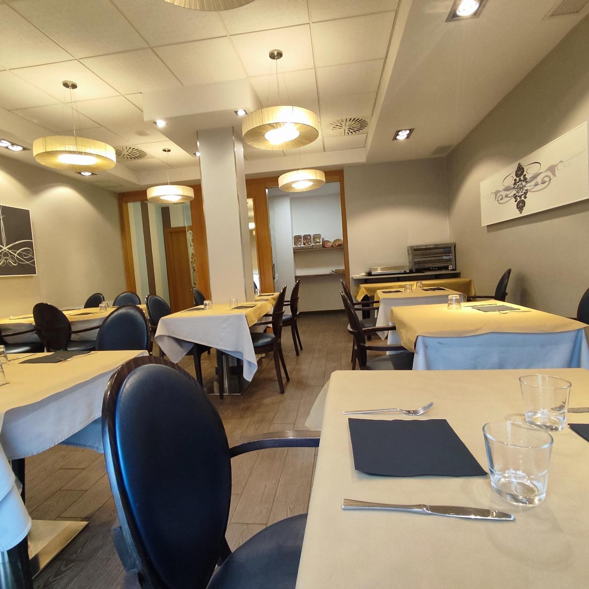 Aparthotel Meseguer Alcañiz Екстериор снимка